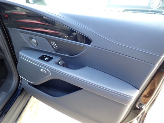 New 2026 Lincoln Nautilus Reserve w/ Jet Appearance Package AWD/4WD image 14