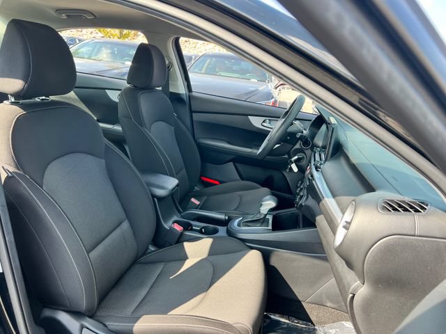 Used 2024 Kia Forte LXS w/ LXS Technology Package FWD image 27
