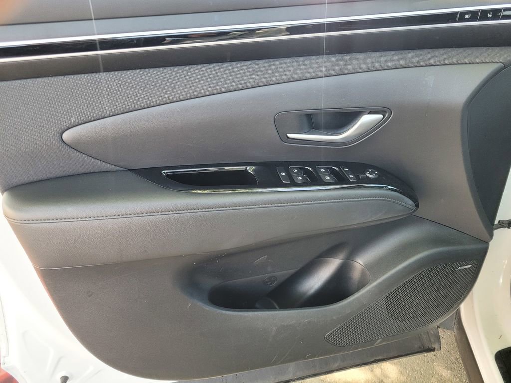Used 2023 Hyundai Tucson Limited AWD/4WD image 15