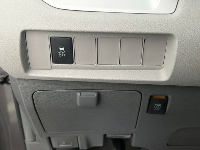 Used 2017 Toyota Sienna LE FWD image 26