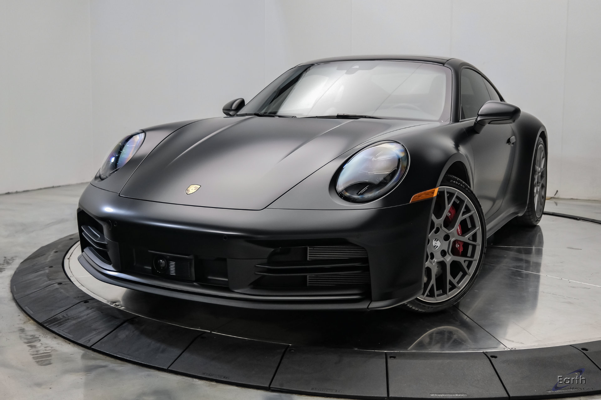Used 2025 Porsche 911 Carrera S RWD image 4