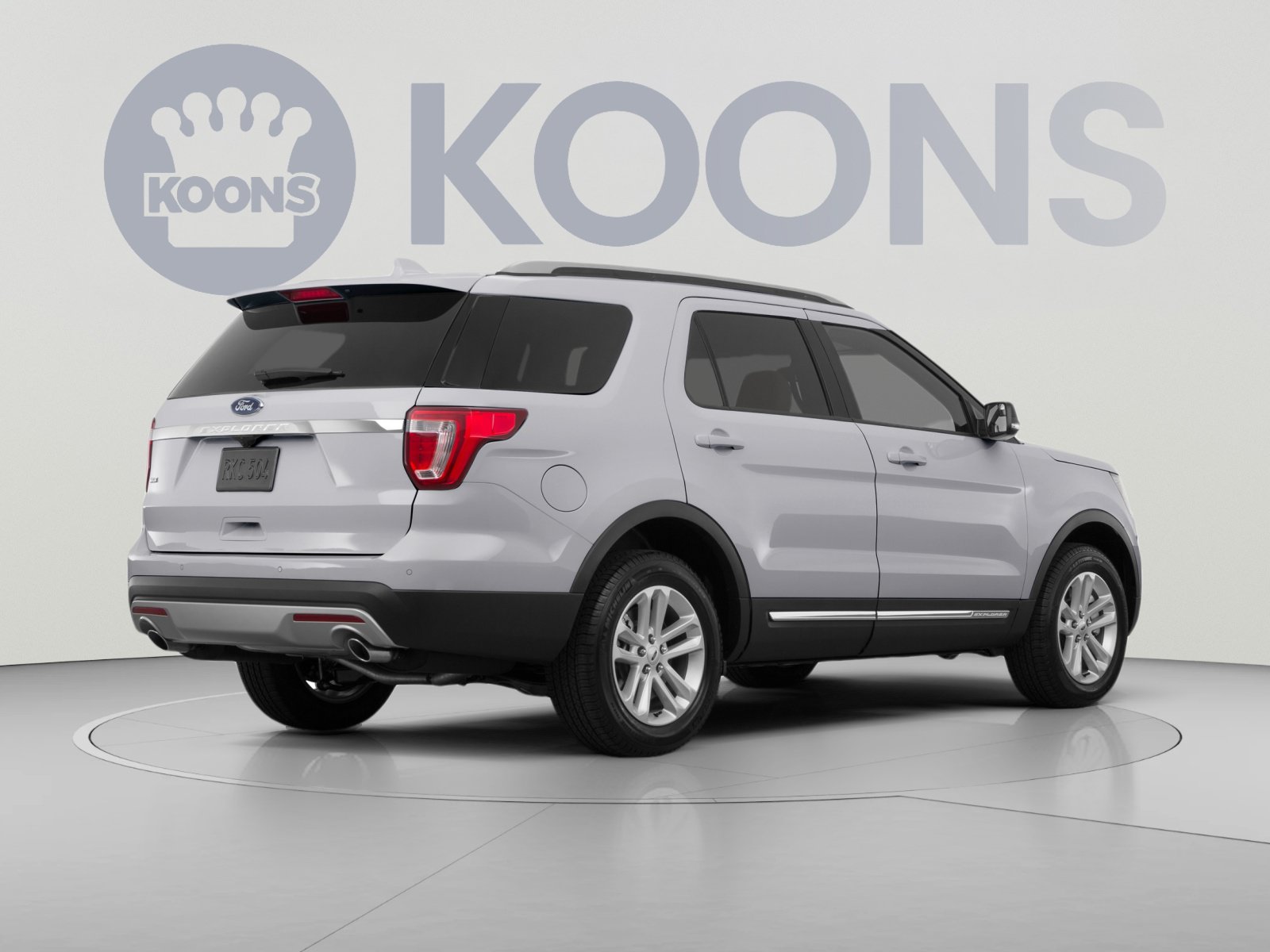 Used 2016 Ford Explorer XLT w/ Equipment Group 202A AWD/4WD image 4