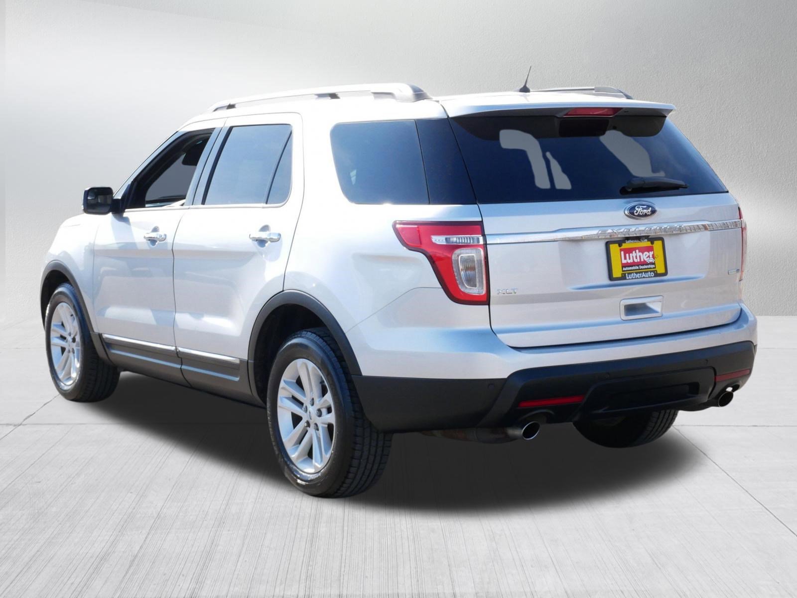 Used 2014 Ford Explorer XLT w/ Equipment Group 202A image 5