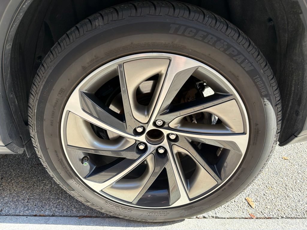 Used 2019 Lexus RX 350L Luxury w/ Cold Area Package (CT) FWD image 15