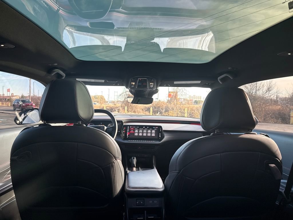 Used 2024 Dodge Charger R/T w/ Plus Group image 35