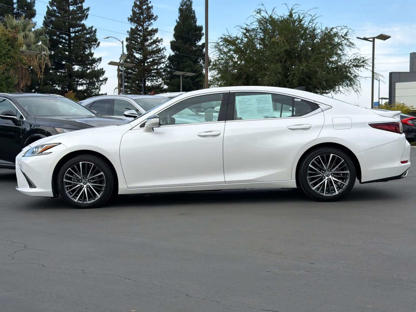 Certified 2023 Lexus ES 350 w/ Luxury Package FWD image 9