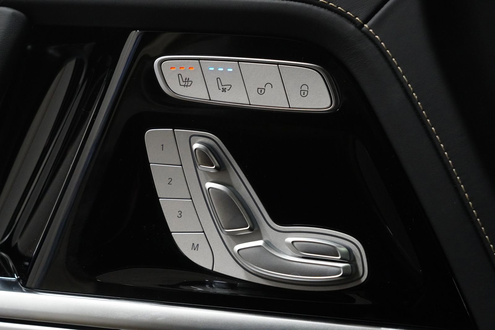 New 2026 Mercedes-Benz G 550 image 32