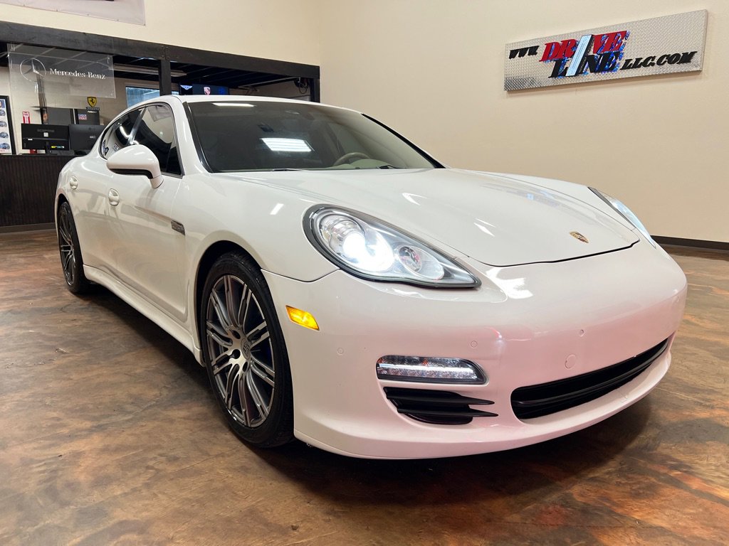 Used 2013 Porsche Panamera 4 image 3