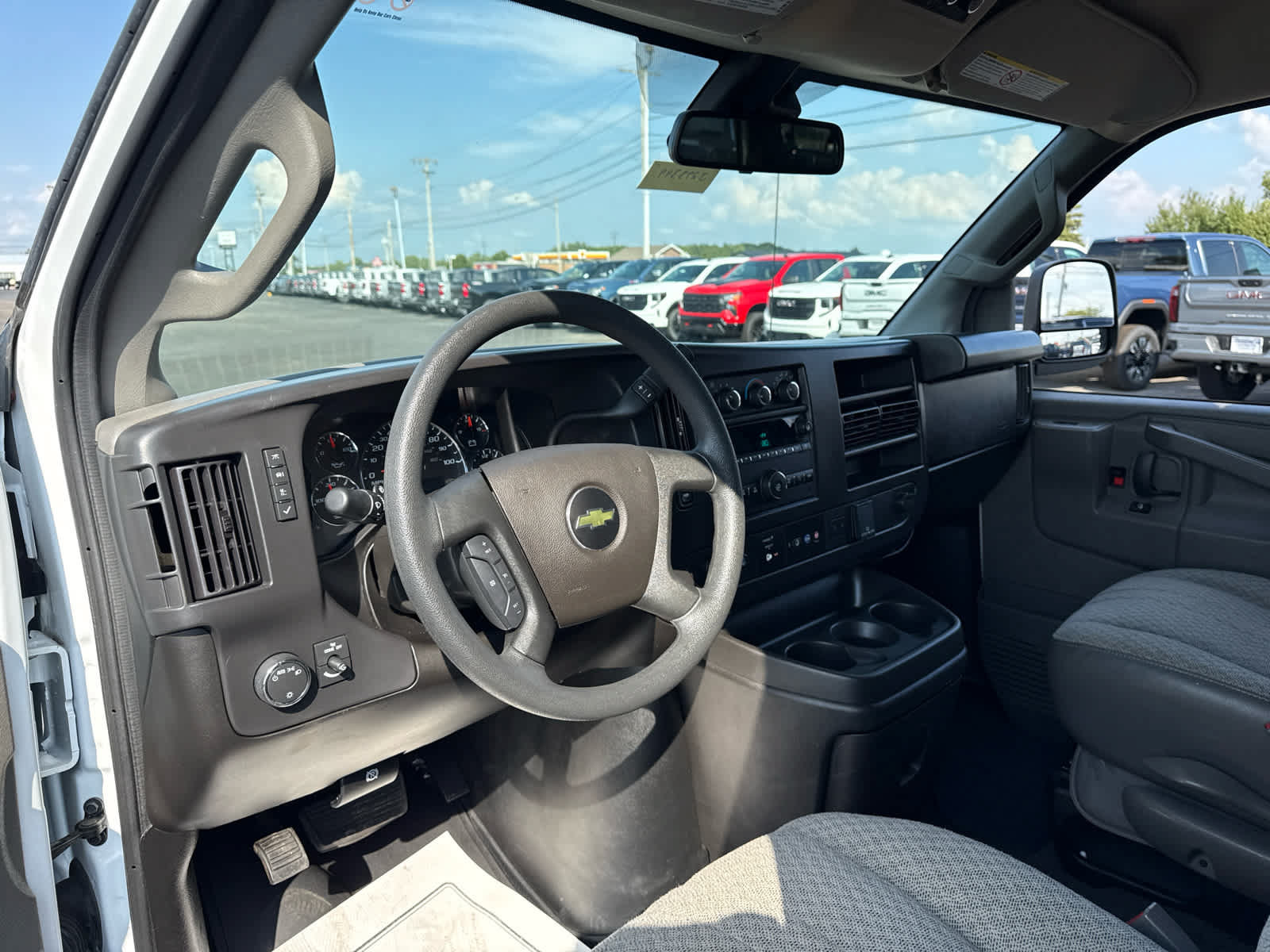 Certified 2024 Chevrolet Express 3500 LT w/ LT Preferred Equipment Group RWD image 12