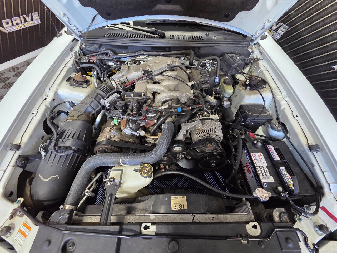 Used 2000 Ford Mustang Base 2dr Convertible RWD image 28