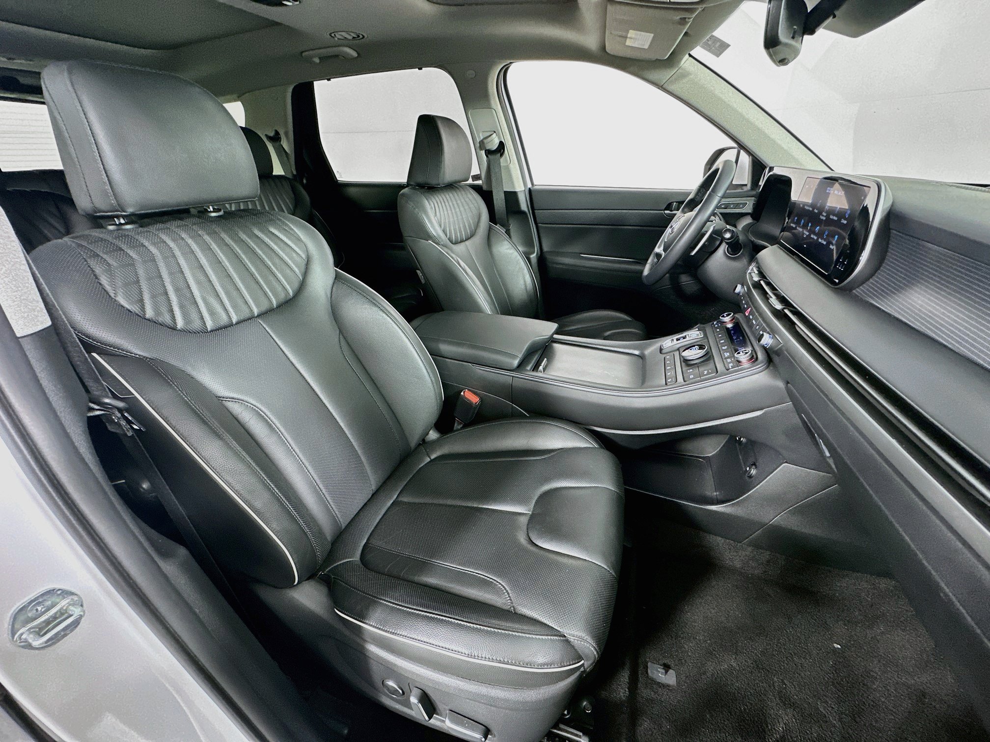 Used 2023 Hyundai Palisade Limited w/ Cargo Package FWD image 31