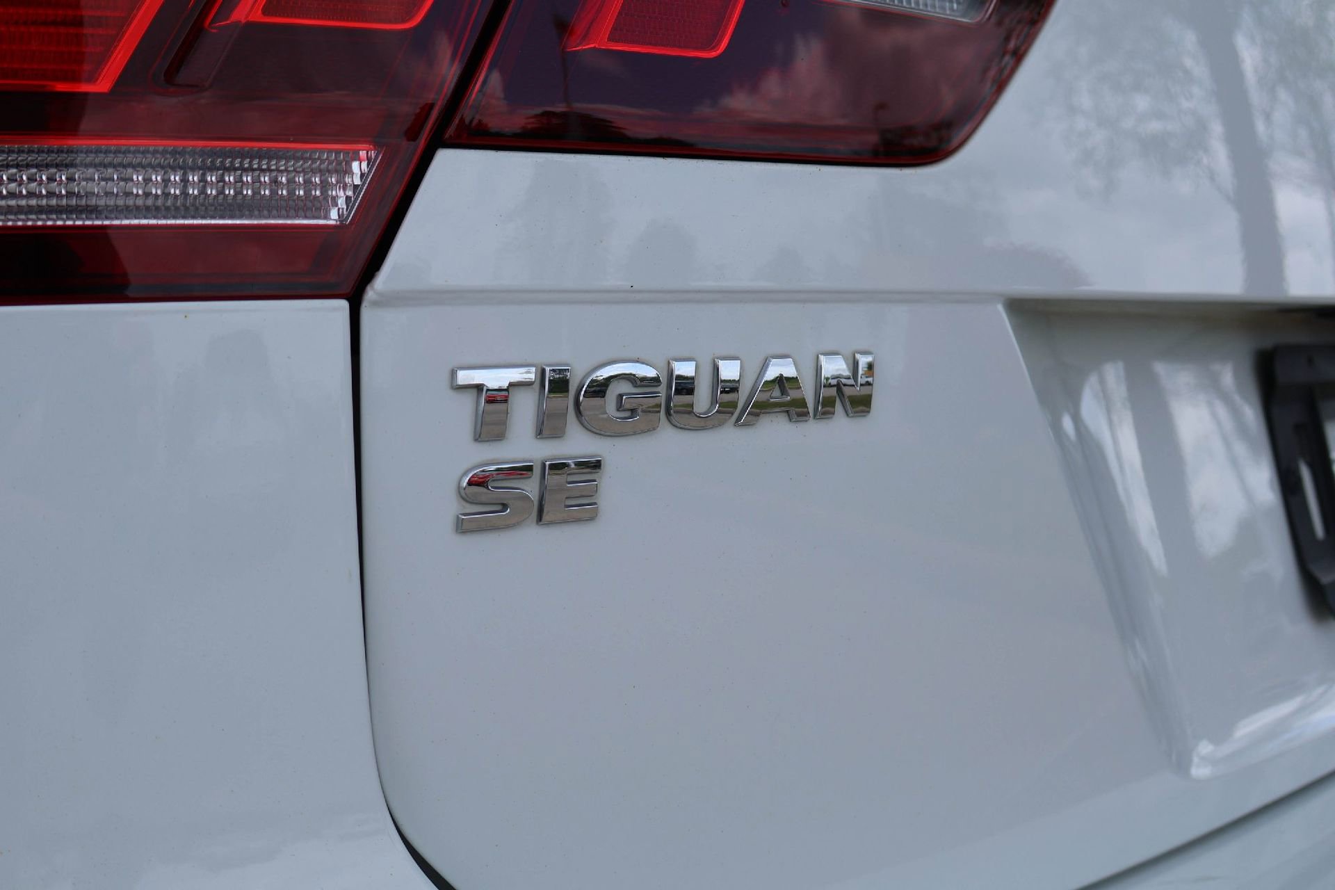 Used 2021 Volkswagen Tiguan SE FWD image 7
