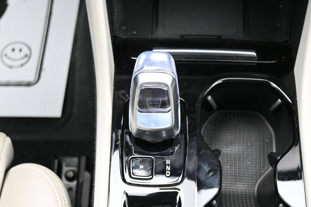 Used 2024 Volvo XC40 B5 Plus w/ Protection Package Premier AWD/4WD image 21
