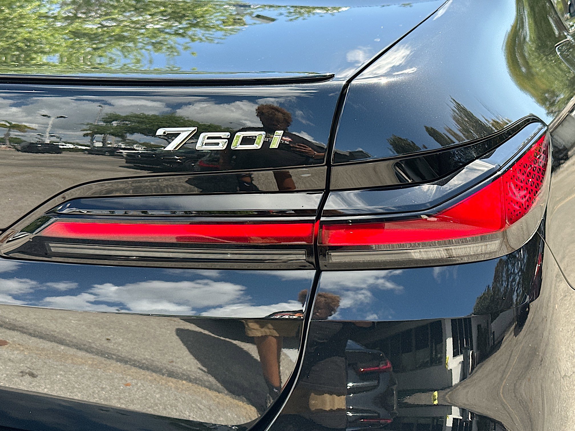 Certified 2024 BMW 760i xDrive w/ Premium Package 2 image 33