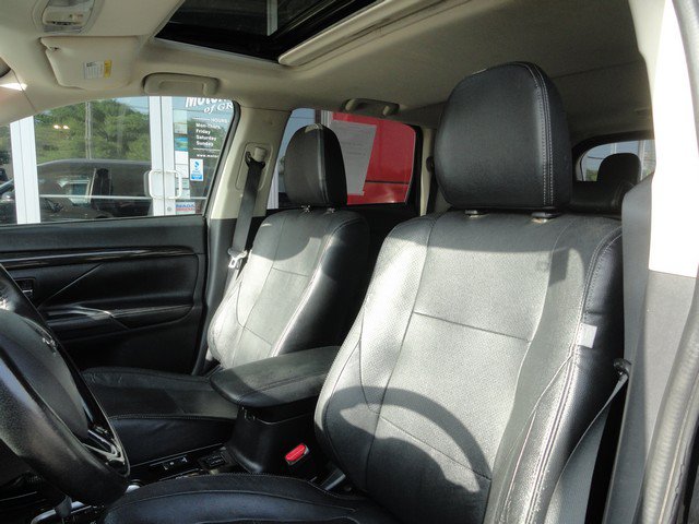 Used 2018 Mitsubishi Outlander GT AWD/4WD image 9