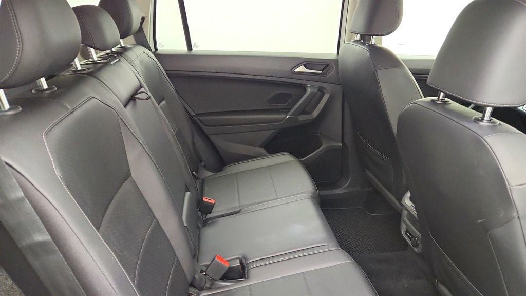 Used 2020 Volkswagen Tiguan SEL AWD/4WD image 22