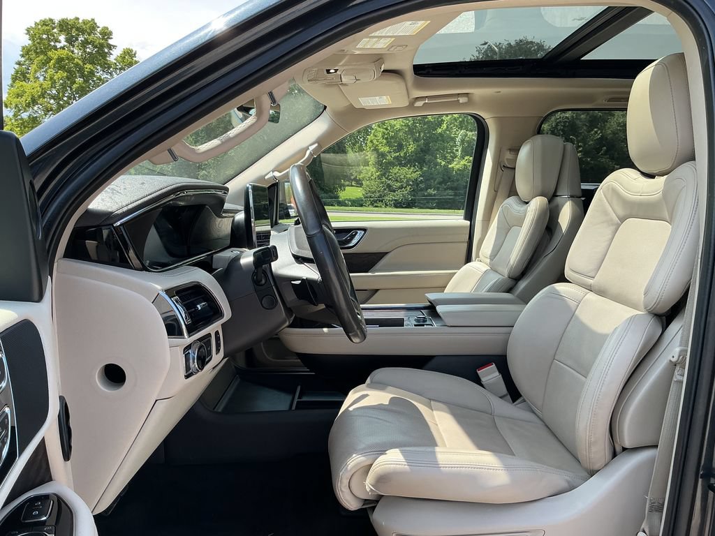 Used 2021 Lincoln Navigator L Reserve AWD/4WD image 18