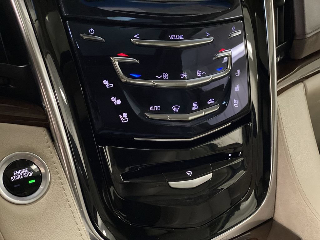 Used 2017 Cadillac Escalade Premium Luxury AWD/4WD image 16