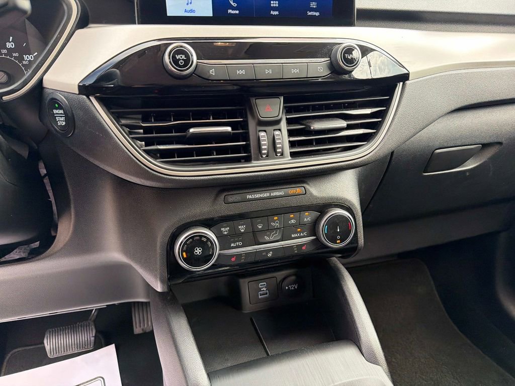 Used 2022 Ford Escape SE w/ Cold Weather Package FWD image 24