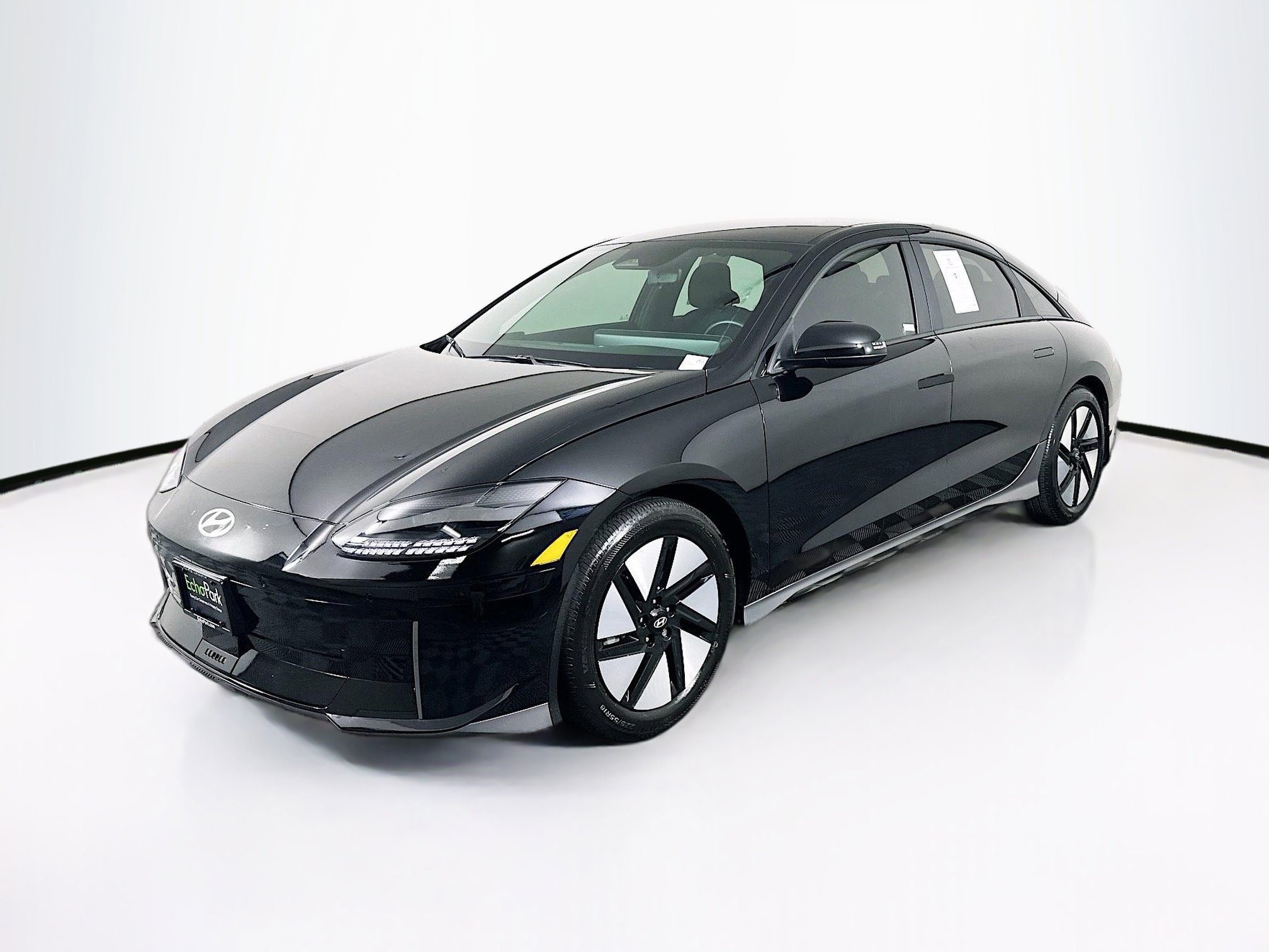 Used 2024 Hyundai Ioniq 6 SE RWD image 3