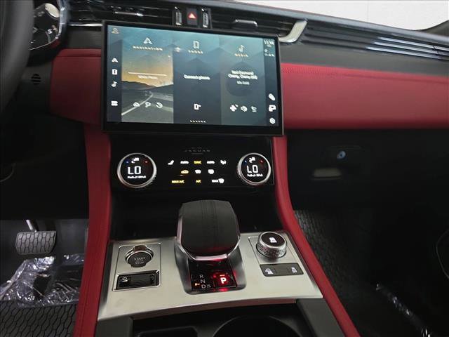 New 2026 Jaguar F-PACE R-Dynamic S image 21