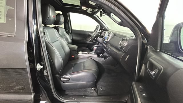 Used 2021 Toyota Tacoma TRD Pro AWD/4WD image 31