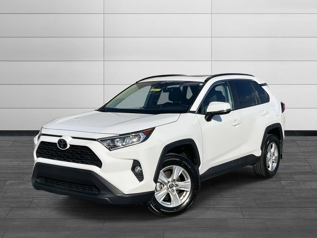 Used 2021 Toyota RAV4 XLE w/ Convenience Package image 1