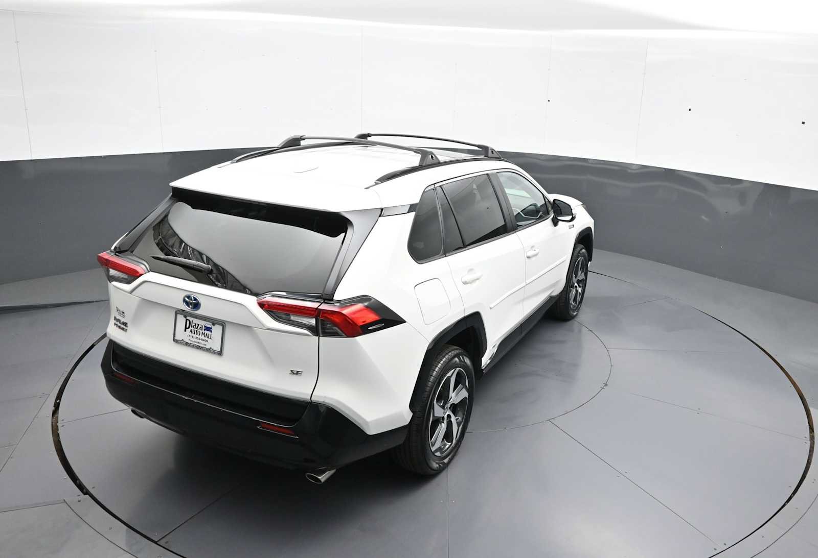 Used 2023 Toyota RAV4 SE w/ Weather & Moonroof Package AWD/4WD image 39