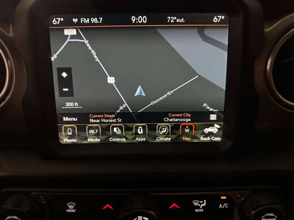 Used 2018 Jeep Wrangler Unlimited Sahara AWD/4WD image 28