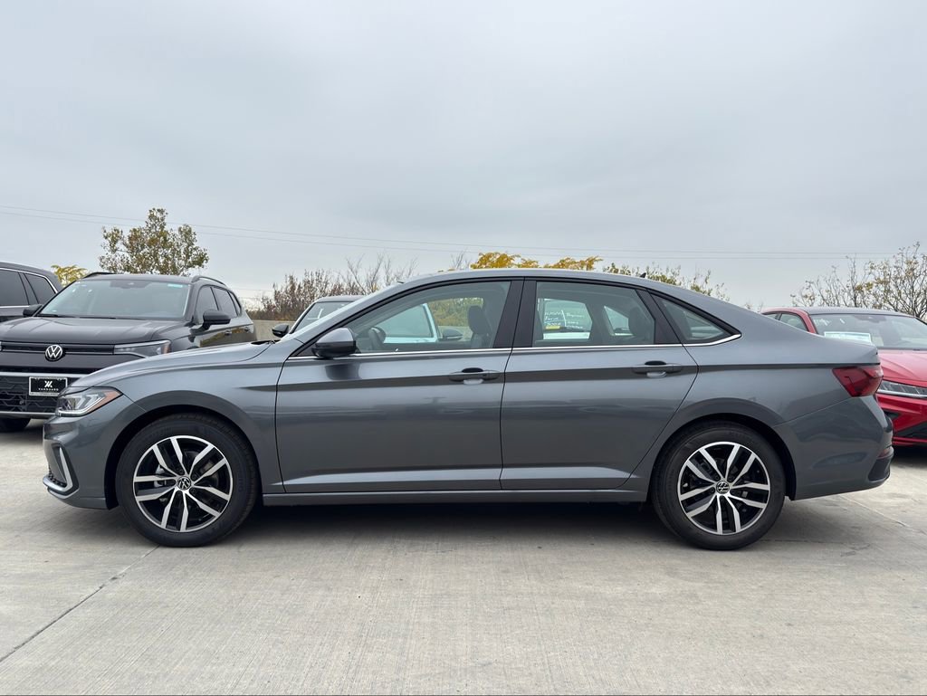 New 2026 Volkswagen Jetta SE image 7