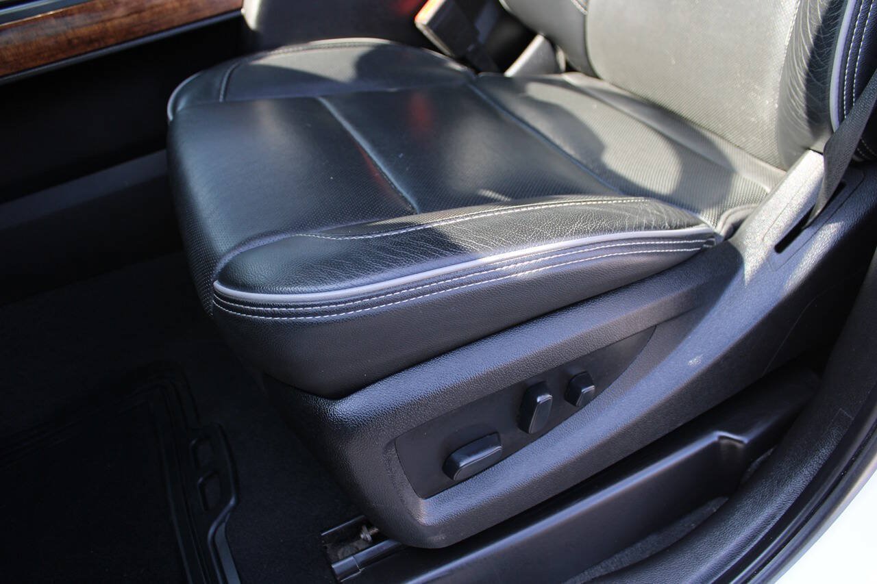 Used 2019 Chevrolet Silverado 3500 High Country w/ Duramax Plus Package AWD/4WD image 27