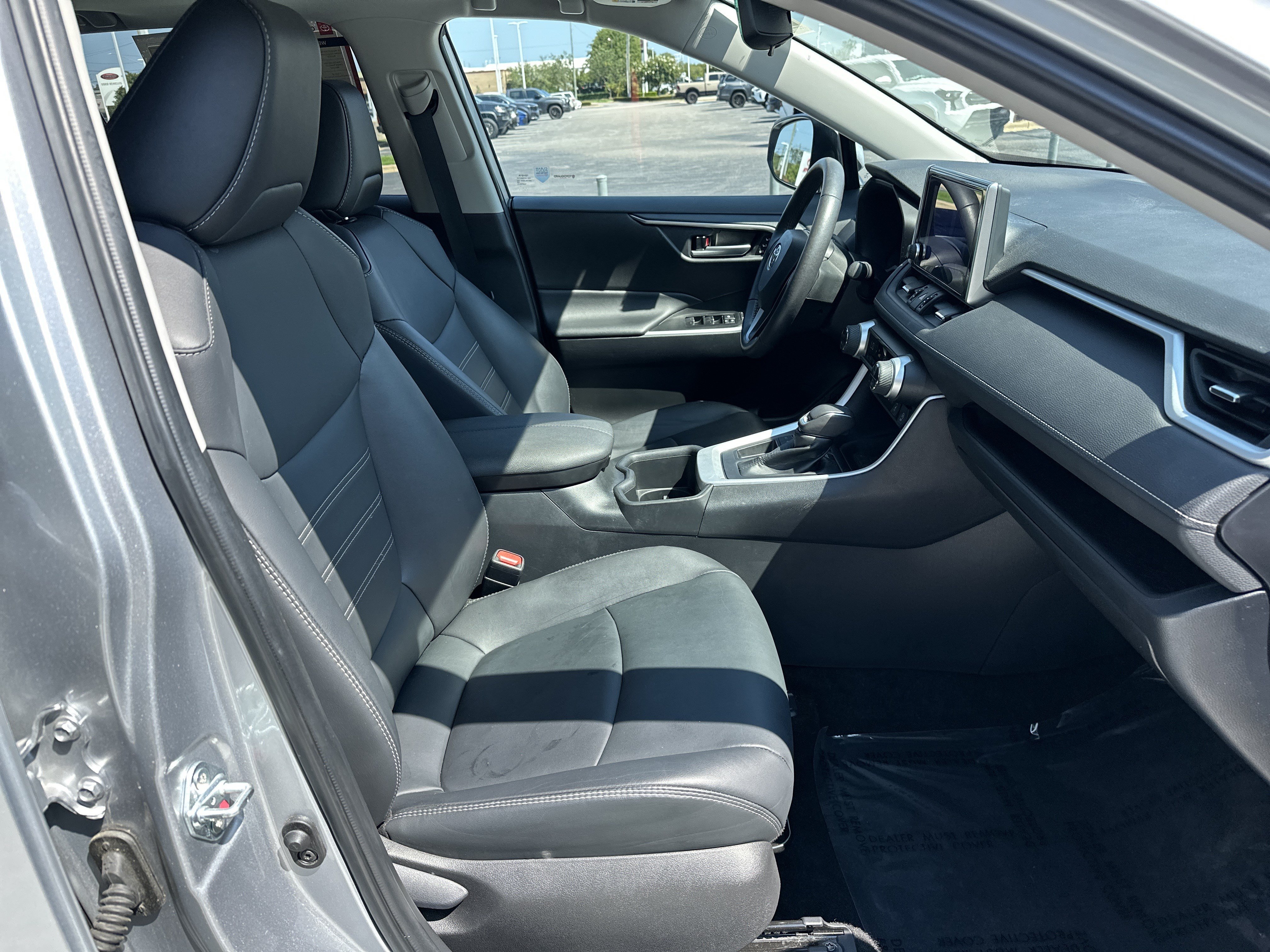 Used 2025 Toyota RAV4 XLE Premium w/ Weather Package FWD image 33