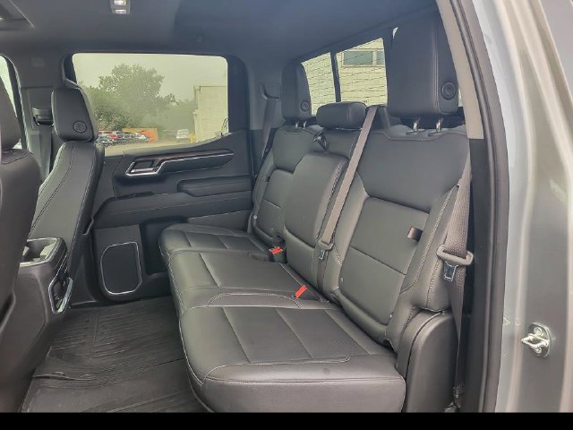 Used 2023 GMC Sierra 1500 SLT w/ SLT Premium Package AWD/4WD image 8
