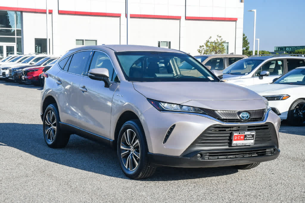 Used 2021 Toyota Venza LE AWD/4WD image 3