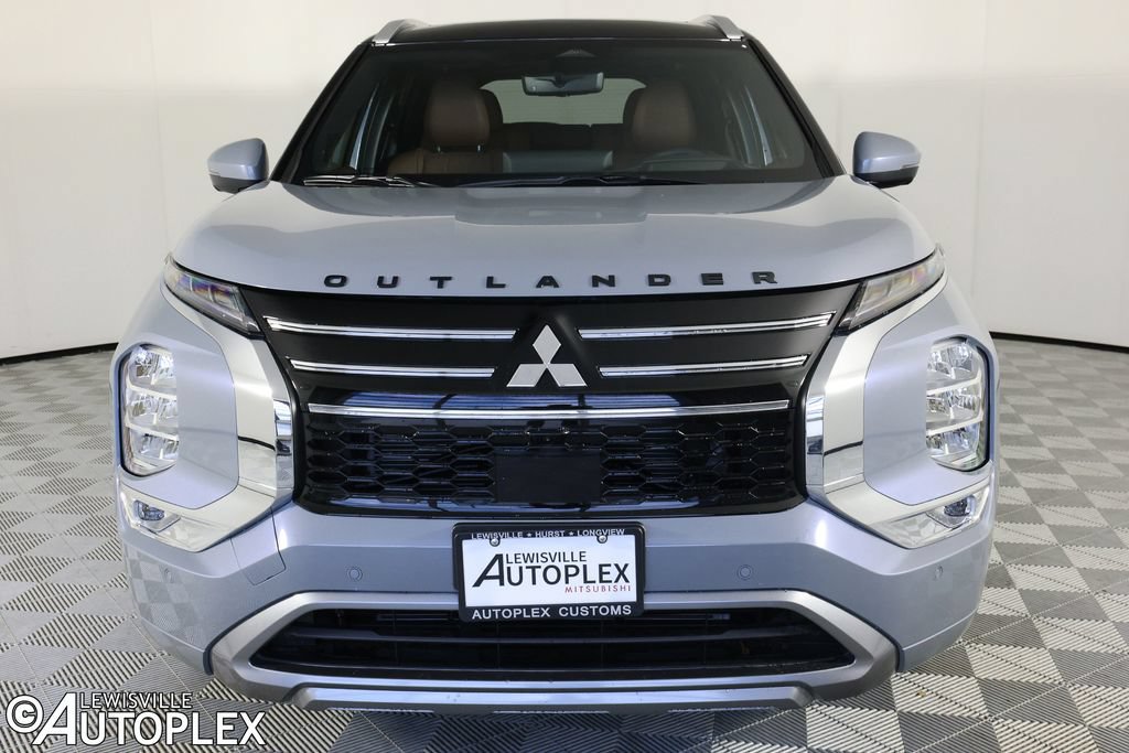 Used 2025 Mitsubishi Outlander SEL FWD image 2
