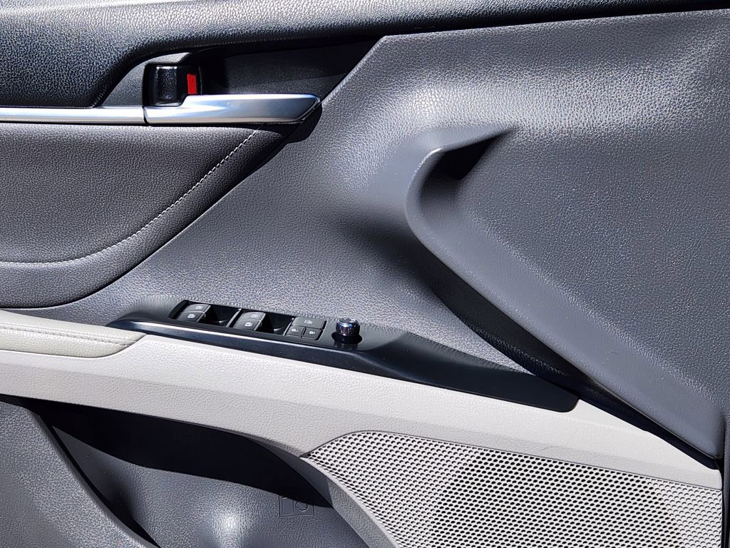 Used 2018 Toyota Camry XSE w/ Driver Assist Package image 20