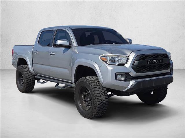 Used 2017 Toyota Tacoma SR5 w/ Tow Package AWD/4WD image 3