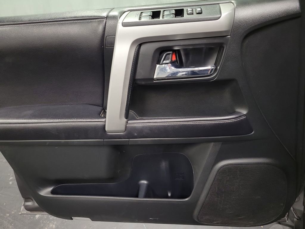 Used 2018 Toyota 4Runner SR5 image 22