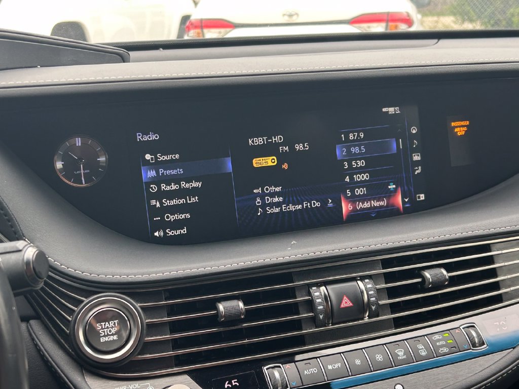 Used 2020 Lexus LS 500 w/ Interior Upgrade Package RWD image 35
