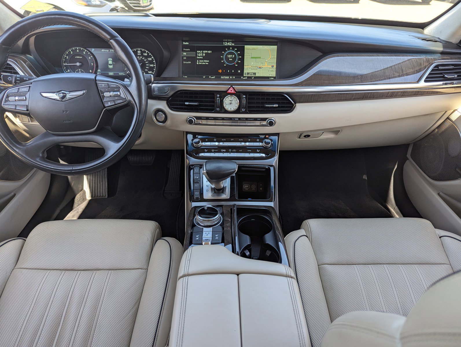 Used 2018 Genesis G90 3.3T Premium image 14