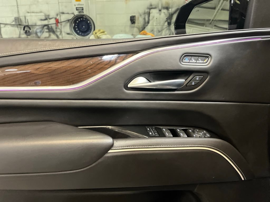 Used 2023 Cadillac Escalade Sport Platinum AWD/4WD image 13