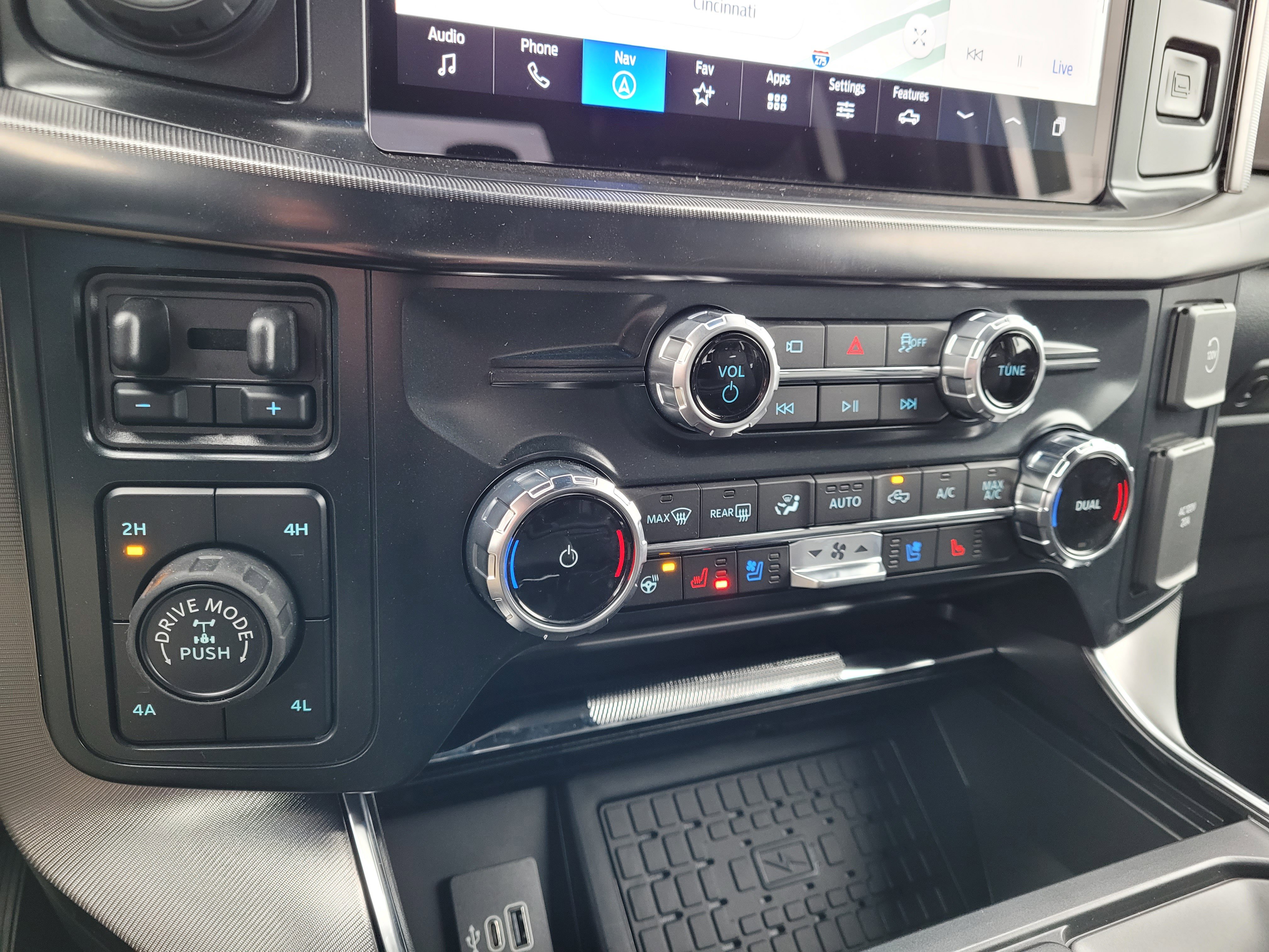 New 2025 Ford F150 Platinum w/ Equipment Group 702A High image 19