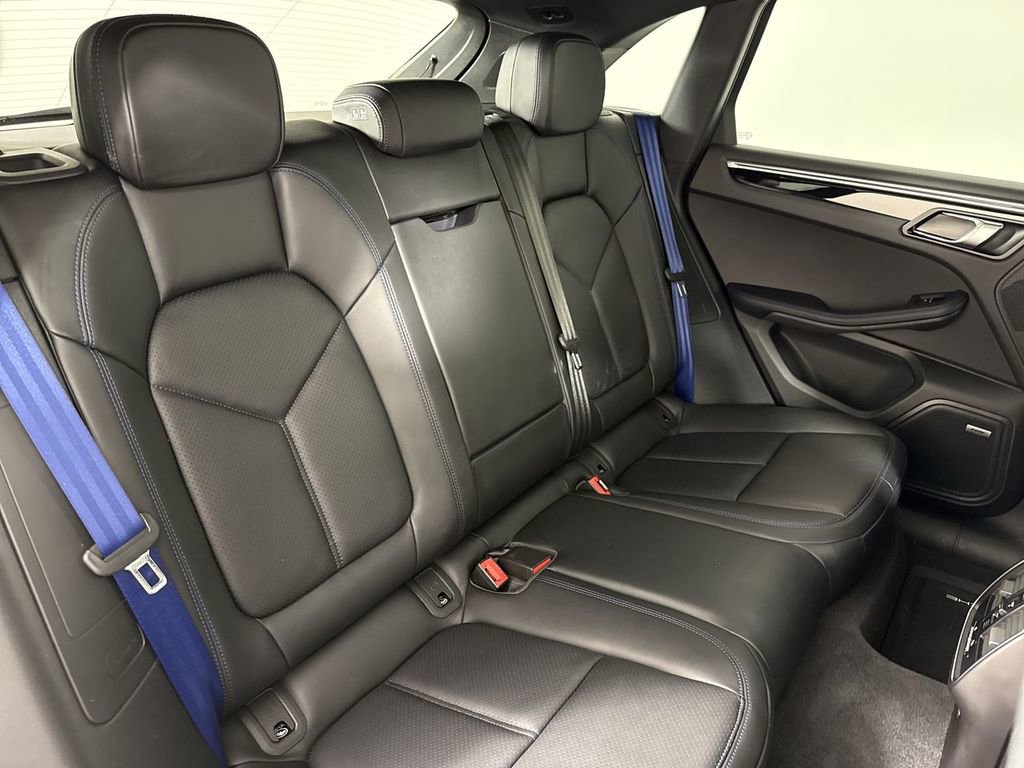 Certified 2024 Porsche Macan Turbo image 23