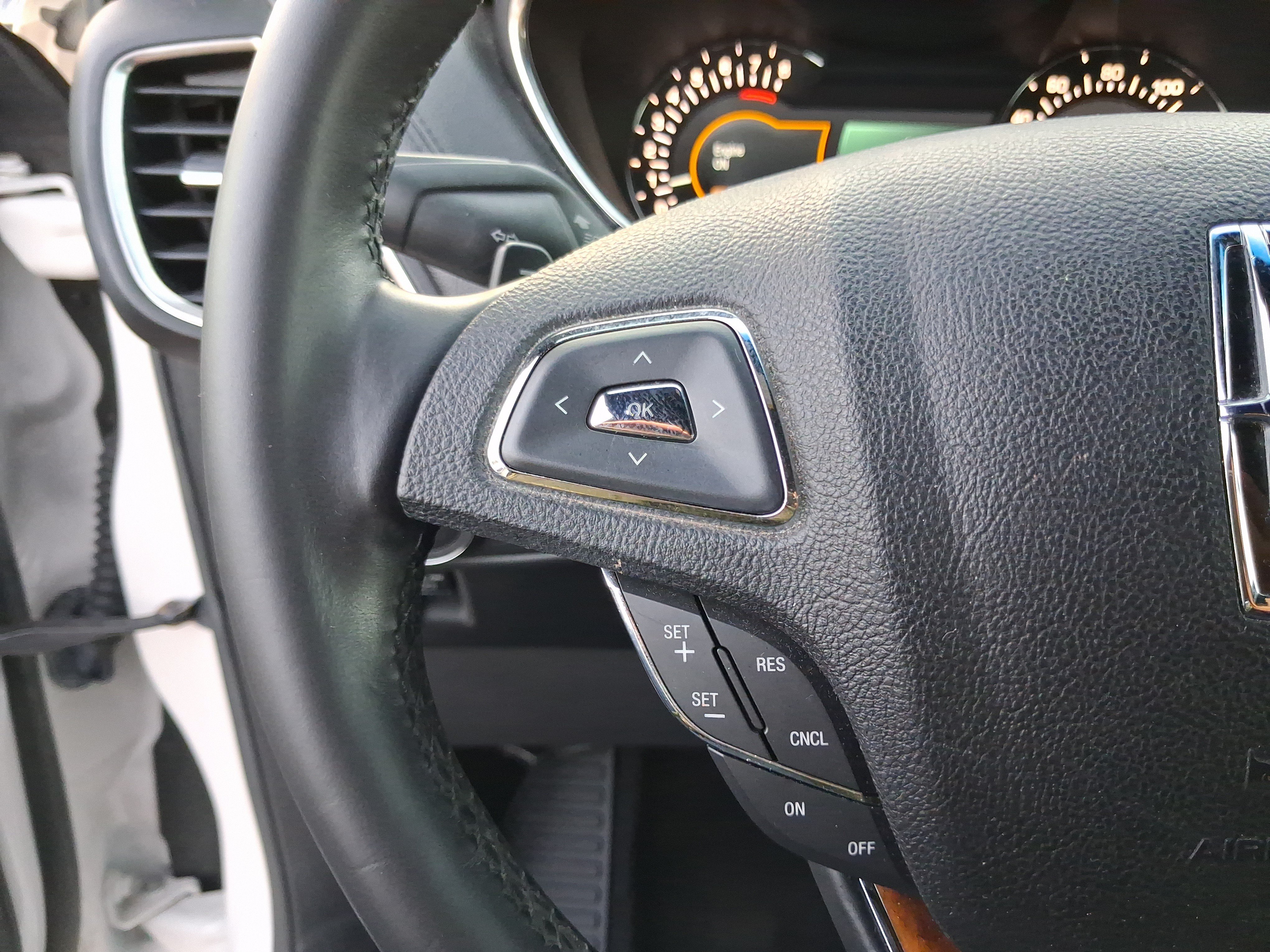 Used 2016 Lincoln MKX Select w/ Select Plus Package FWD image 17