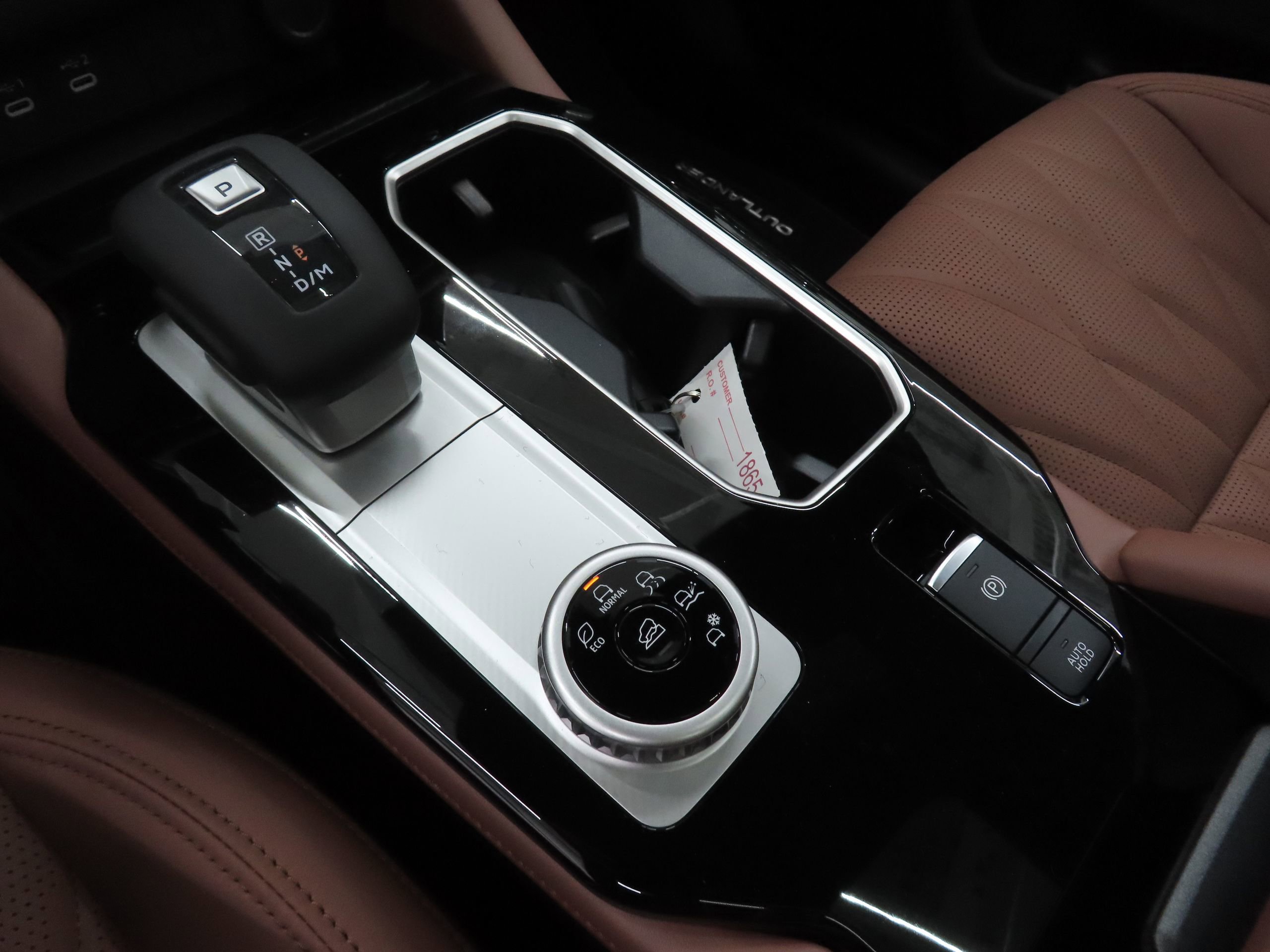 New 2026 Mitsubishi Outlander SEL image 15