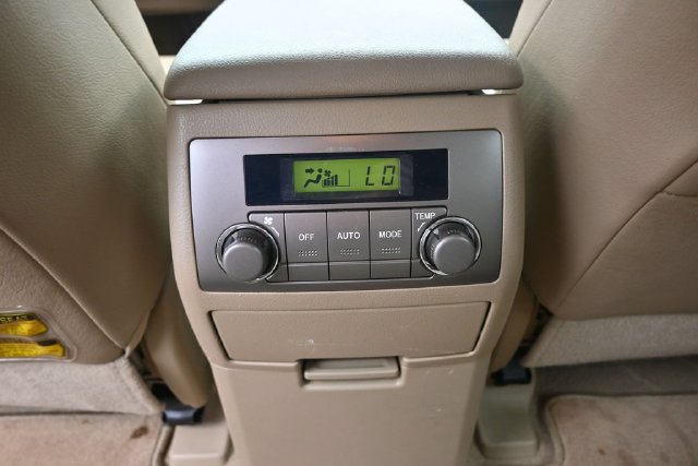 Used 2009 Toyota Highlander Limited w/ Extra Value Pkg 8 FWD image 25