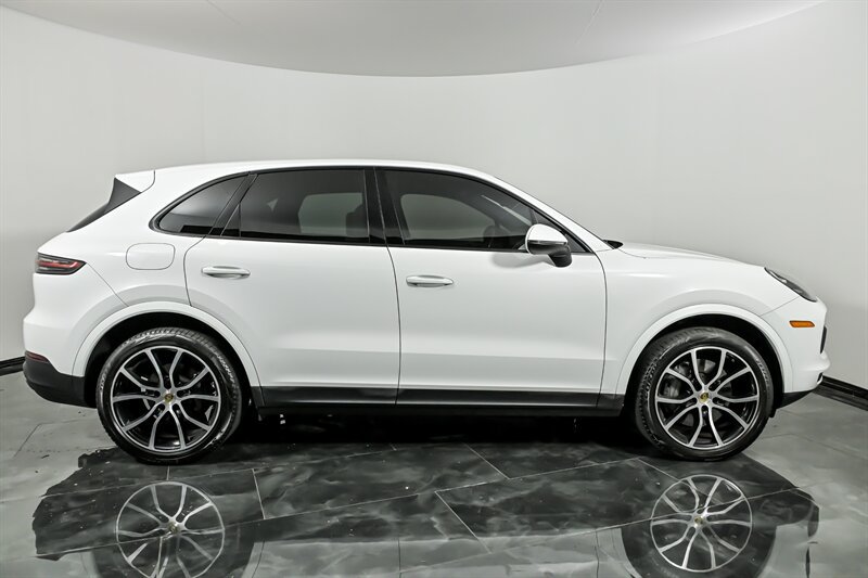 Used 2020 Porsche Cayenne S AWD/4WD image 10