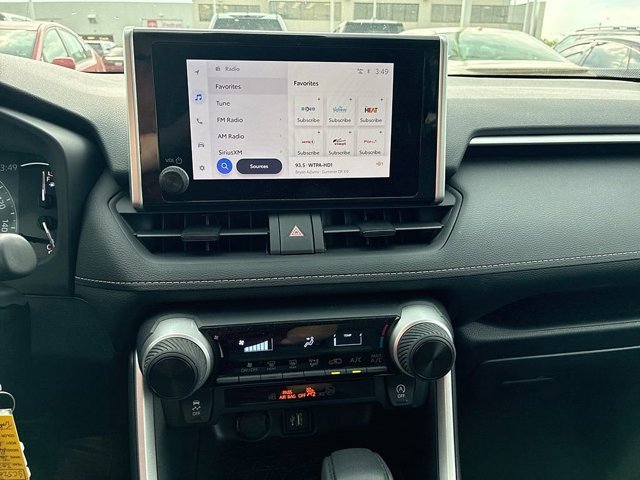 Certified 2025 Toyota RAV4 LE AWD/4WD image 27