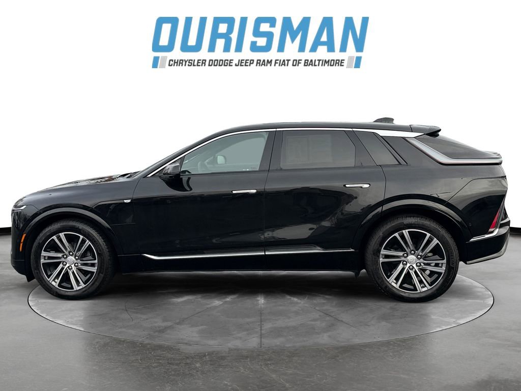 Used 2024 Cadillac Lyriq Luxury image 3