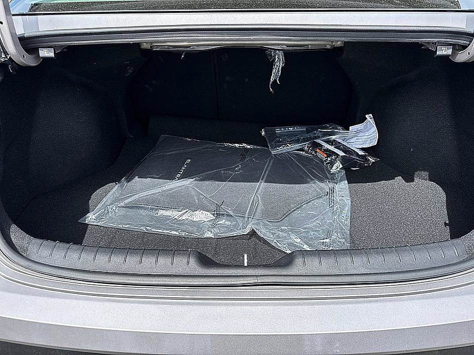 Used 2025 Hyundai Elantra SEL image 24